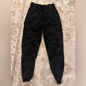 Lululemon high waisted camouflage joggers